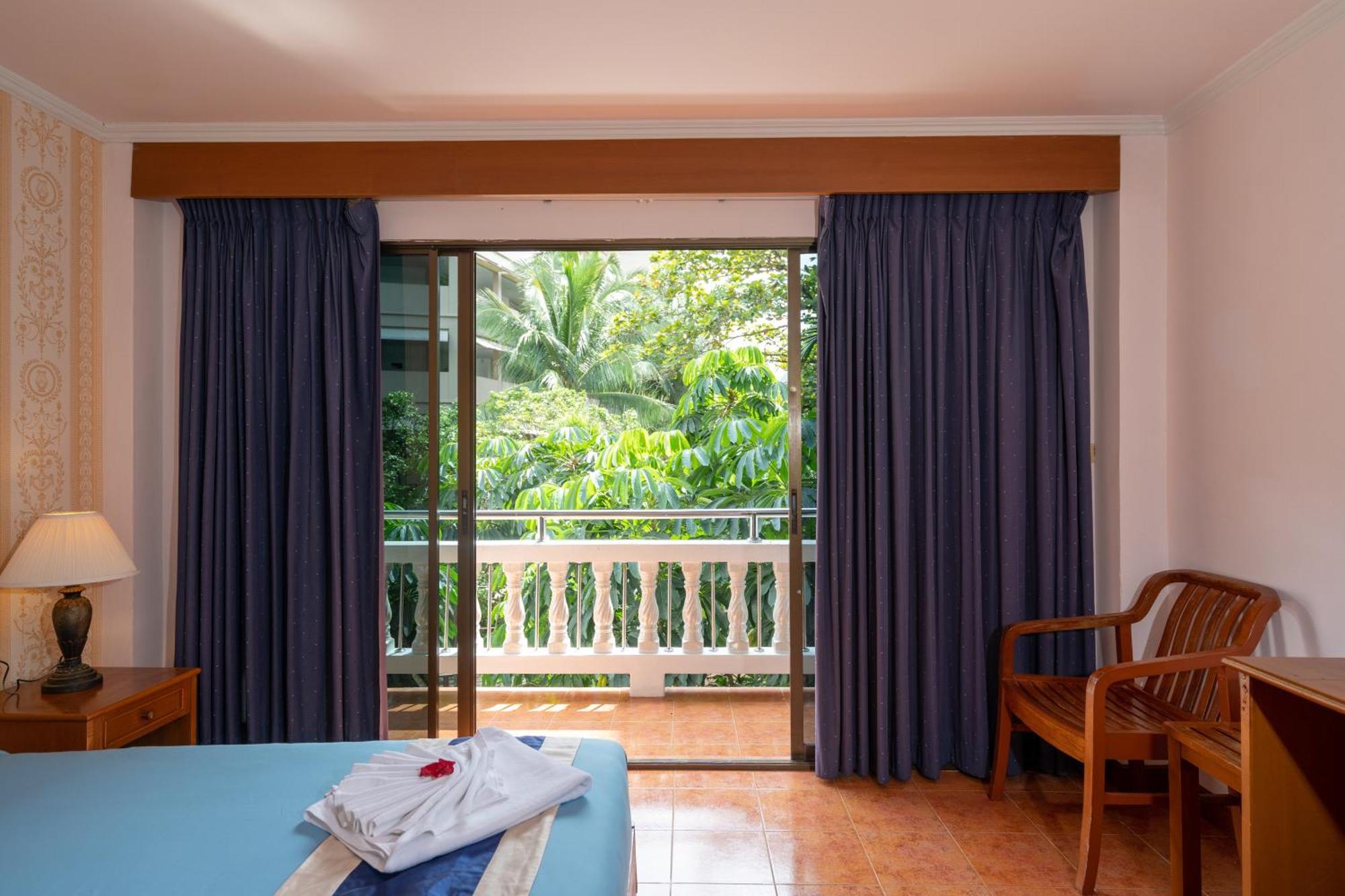 Patong Central Residence & Apartment Extérieur photo