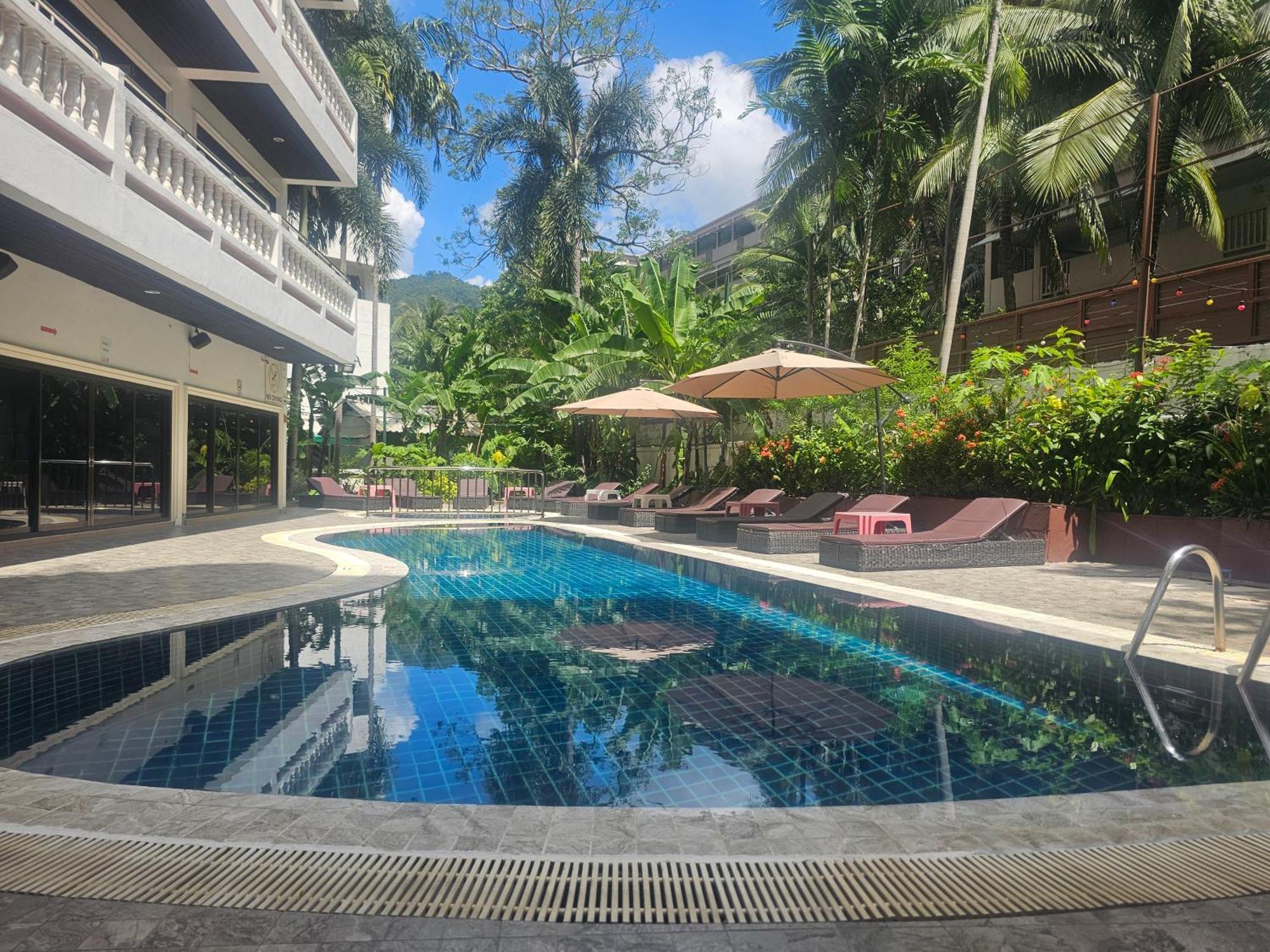 Patong Central Residence & Apartment Extérieur photo